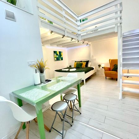 Teresian Apartment Near The Andrassy Street Free Air Conditioner Free Coffee Budapest Eksteriør billede