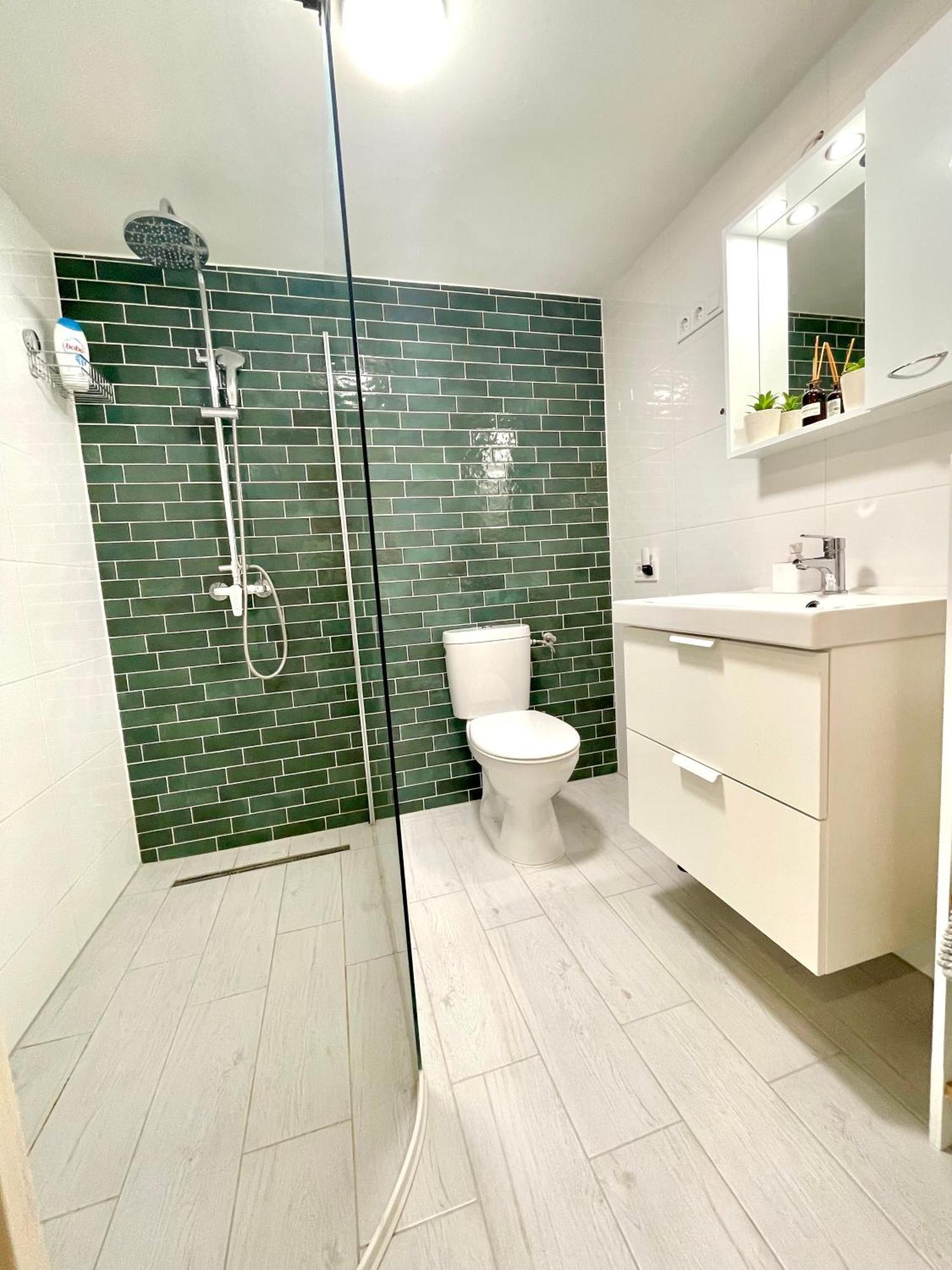 Teresian Apartment Near The Andrassy Street Free Air Conditioner Free Coffee Budapest Eksteriør billede