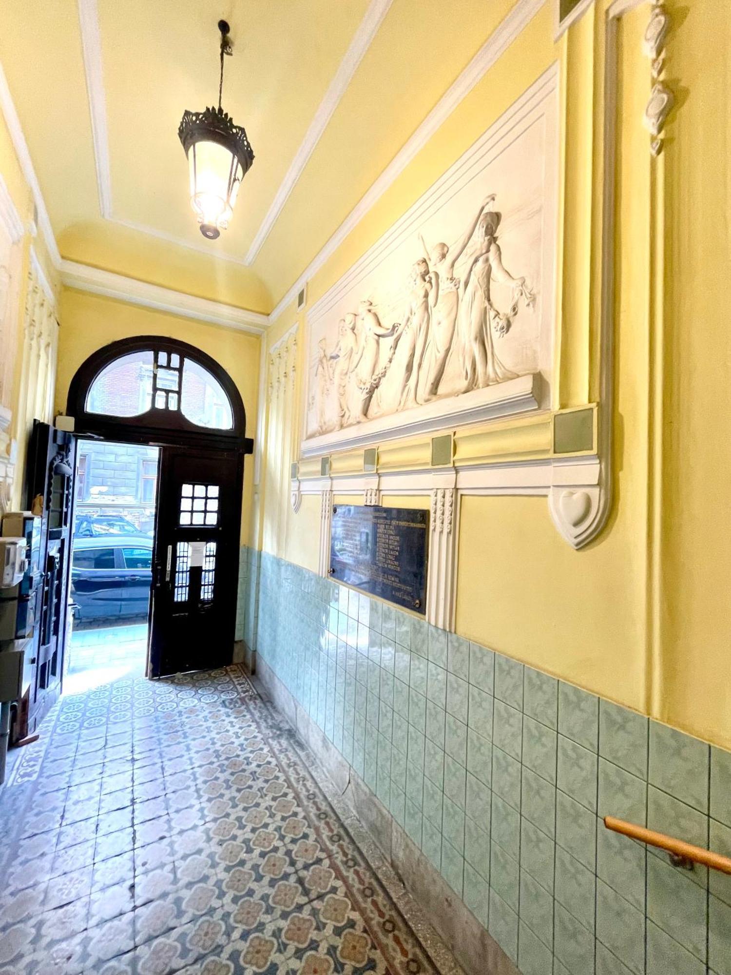 Teresian Apartment Near The Andrassy Street Free Air Conditioner Free Coffee Budapest Eksteriør billede